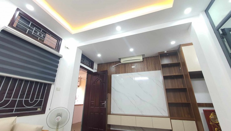 2,68  TỶ - TẬP THỂ 70M², CÓ SỔ HOÀNG QUỐC VIỆT CHỐT GẤ