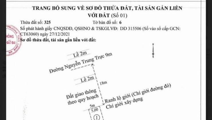 Bán nhà phố khu vực trung tâm huyện giá chỉ còn 4,9 tỷ