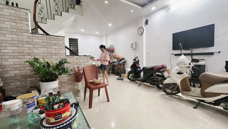 Nhà Ngọc Thuỵ 51m2, 5 tầng,nở hậu, phân lô ô tô tránh vào nhà, Khai Sơn City, đường 13m