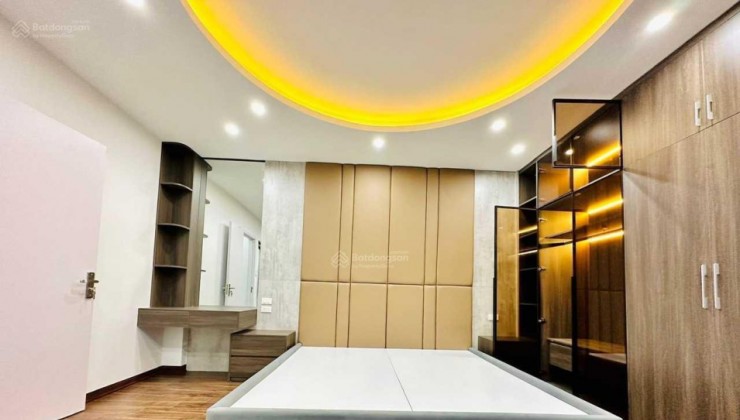 Bán nhà Hồ Tùng Mậu, 65m2 x MT 4,5m x 7T gara ô tô, thang máy KD VP 13 tỷ