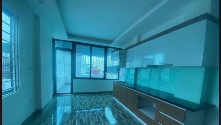 Bán nhà 5 tầng xây mới 40m2 thang máy, 10m ra ô tô, full nội thất. Sổ nở hậu Ba Đình