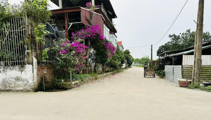 Bán đất bìa làng 8m tại Bắc Thượng-Quang Tiến-SS giá chỉ nhú 1 tỷ được 60m bao sang tên ngay