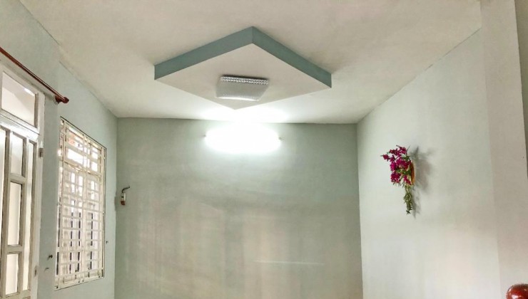 Bán nhà Huỳnh Tấn Phát, Tân Phú, Quận 7.
DT 96m x 2 căn, 2 tầng, (14x7),
Giá 6 tỷ tl