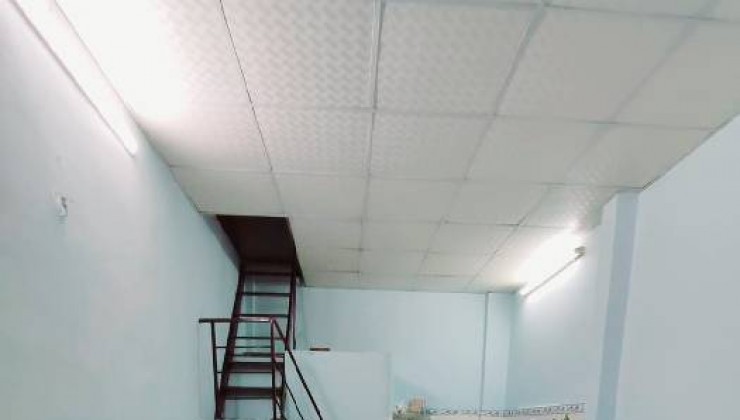 Hoa - Nhà Bán Trần Kế Xương 30m2 3 Tầng BTCT  , 2PN Giá 3 tỷ 790 (TL)