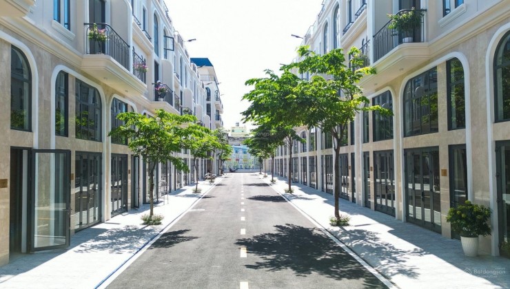 Bán nhà phố liền kề khu compound biệt lập Ny'Ah Phú Định