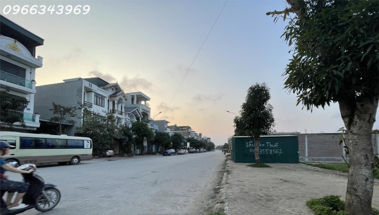 ĐẤT HANG CAU, NHẬN ĐẤT XÂY NGAY. TỔNG NHÀ + ĐẤT 2,9 TỶ.  LH: 0966343969