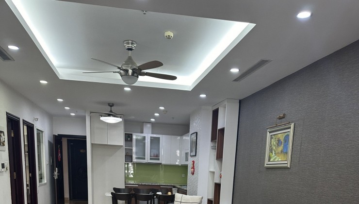 Chủ nhà cần bán gấp căn hộ 2PN 104m2 tòa R5 Vinhomes RoyalCity giá tốt cực