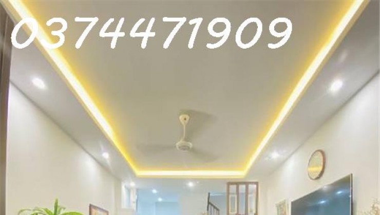 BÀ CHỊ NHỜ BÁN CĂN NHÀ MẶT NGÕ NÔNG TẠI HÀO NAM ĐỐNG ĐA 
Diện tích 42m2, 5 tầng, 4 ngủ, giá cực ngon trong phân khúc