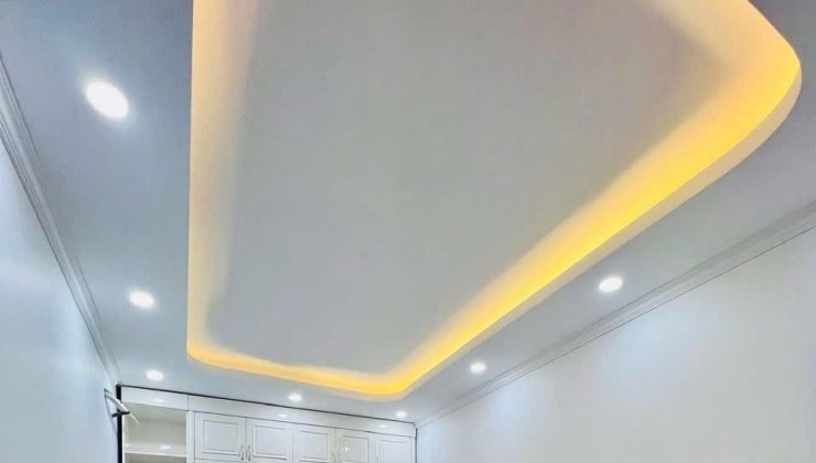 Hoa Lâm 48m,3 tầng,giá chào nhỉnh 4 tỷ,Dân xây chắc chắn,ô tô đỗ cổng