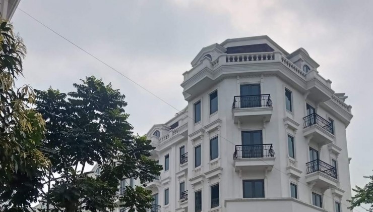 Lô shophouse Văn Khê, Khu Đô thị Văn Phú 126 m  7 tầng nổi 1 hầm mt 7.0 m  giá hơn 30 tỷ