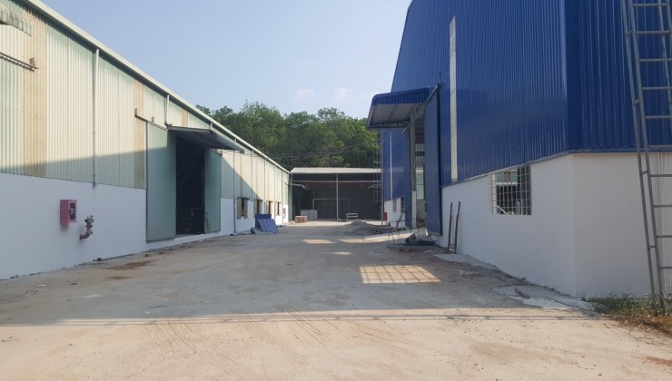 Xưởng cho thuê An Điền Bến Cát.Diện tích đất rộng lớn: 11,500m².Diện tích xưởng rộng rãi: 5,500m².Trạm điện công suất lớn: 320kVA.Hệ thống PCCC tự