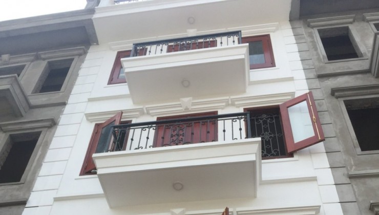 Chính chủ cho thuê lâu dài nhà 2 tầng mặt phố Tôn Đức Thắng,nhà mặt phố kd có lộc