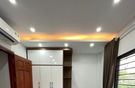 Bán nhà mặt phố Quan Hoai, 45m2, 6 tầng,2 tháng, ô tô, Nhỉnh 8  tỷ. Cho thuê 40 triệu/tháng LH 0976388663