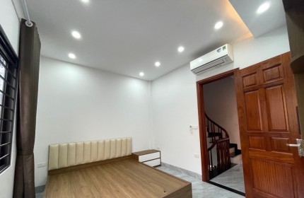 Bán nhà mặt phố Quan Hoai, 45m2, 6 tầng,2 tháng, ô tô, Nhỉnh 8  tỷ. Cho thuê 40 triệu/tháng LH 0976388663