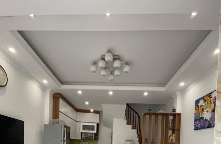 Bán Nhà 5 Tầng Hoài Đức,Mới Tinh,Full Đồ,Sổ Đẹp,31m2,mt 4.5m,Giá chỉ 4,2 tỷ-0846859786