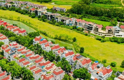 Biệt Thự T3 Ciputra 324m2 x 4T, View sân Golf, Full nội thất cao cấp. Giá 103,6 tỷ.