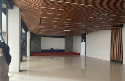 Cho thuê MBKD tầng hầm khu chung cư mặt phố Nghiêm Xuân Yêm - 2400 m2  - Giá 185 Triệu (130-150k/m2)