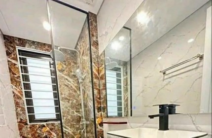 Bán Nhà Mặt Phố Chùa Bộc, Quận Đống Đa 50m2, 5 Tầng, 28.5 Tỷ.