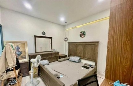 GẤP GẤP  nhà HXH lớn, gần Nguyễn Văn Đậu, Bình Thạnh 52m2 giá chỉ 7,6 tỷ đang cho thuê 12tr/ tháng.