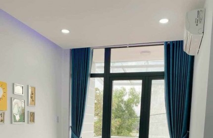 Bán căn nhà gần Vinhomes grand park TP Thủ Đức , một trệt hai lầu, đường trước nhà 8m giáp đường Nguyễn Xiển