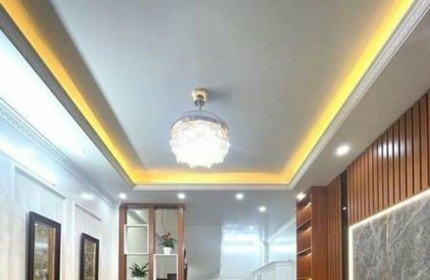 NHÀ ĐẸP TÂY HỒ - GẦN PHỐ - GẦN HỒ - GẦN BÃI GỬI Ô TÔ - THụy Khuê 32m, 4,4 tỷ, 5T.