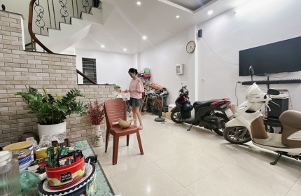 Nhà Ngọc Thuỵ 51m2, 5 tầng,nở hậu, phân lô ô tô tránh vào nhà, Khai Sơn City, đường 13m