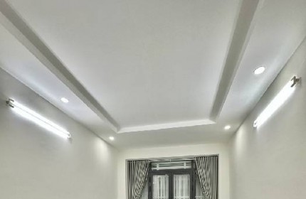 Bán nhà phường Tân Thuận Đông, Quận 7
Diện tích 70m2
Giá 5,3 tỷ