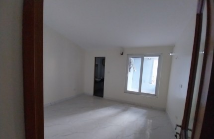 Cho thuê nhà mới chính chủ 80m2x4T, KD, VP, Nhà hàng, Võ Chí Công-20Tr