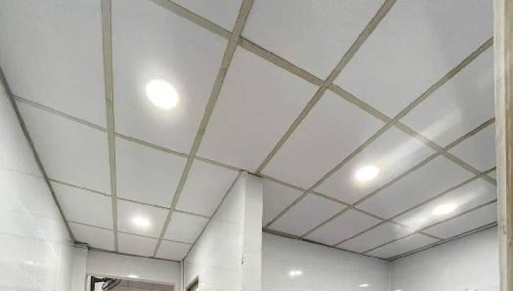 Bán nhà Cống Lở, P 15, Tân Bình. DT: 33.6m2 x 2 tầng (3.2 x 10.5). Giá 2.88 tỷ TL nhẹ