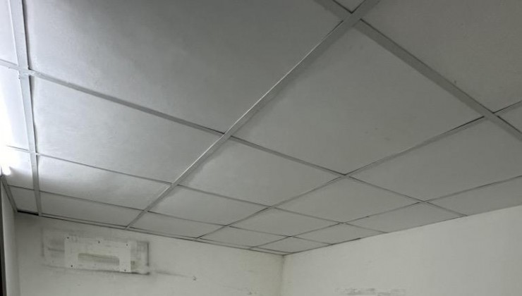 Bán nhà Nguyễn Phúc Chu, P 15, Tân Bình. DT : 55.6m2 x 2 tầng ( 5.1 11),  Giá : 3.99 TỶ