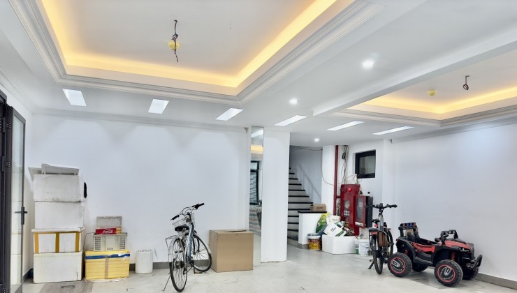 Bán Toà Nhà Phố Nguyễn Thái Học, Đống Đa 70m2, 10 Tầng, MT 9m, 45 tỷ.