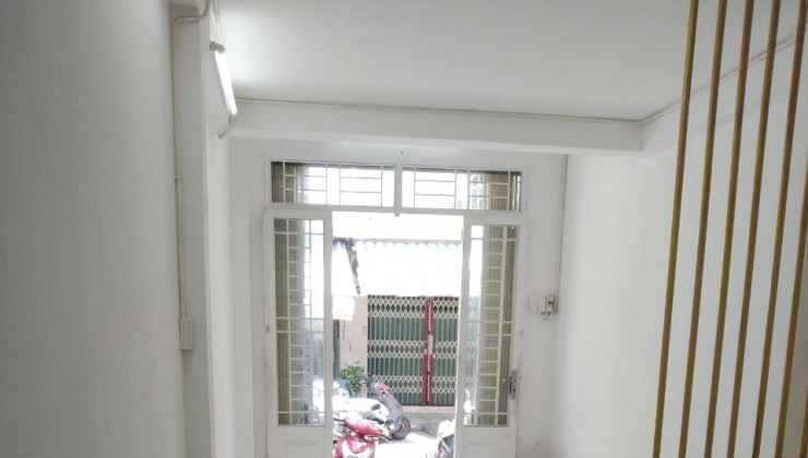 Nhà bán hẻm 4m, 36m2 đường Hưng Phú P10 Q8