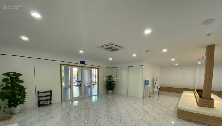 Cho thuê mặt bằng DT 380m2 đường 2 tháng 9 vị trí đắc địa siêu VIP tại Đà Nẵng