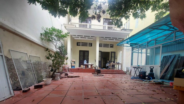 DT 142m2 x 2T, Mặt Tiền 9,3m, P.Đặng Thai Mai. Giá bán 31,5 tỷ.