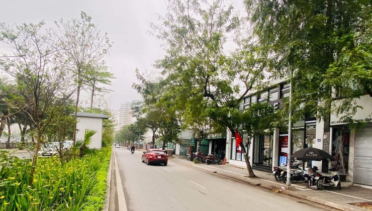 Nhà 121m2, 4 tầng, view trực diện Hồ Tây, mặt Phố Lạc Long Quân - 80 tỷ