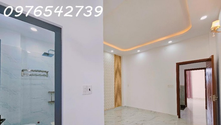 BÁN NHÀ, GẦN KHU VỰC NHÀ Ở CAO CẤP 463 TRẦN THỊ NĂM, 66m2, HxH THÔNG, GIÁ 6.3 TỶ