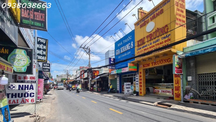 BÁN NHÀ trước mặt NGUYỄN ẢNH THỦ - BÁN khu đất tặng ngay căn nhà  NGAY NGÃ 3 LÊ VĂN KHƯƠNG - NGANG KHỦNG rộng 12M - địa điểm NHẤT Q12