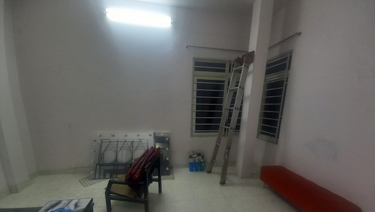 Bán Nhà Mai Dịch _ Cầu giấy, 38m2,  5 tầng , Mặt Tiền 4m, giá 5,5 tỷ