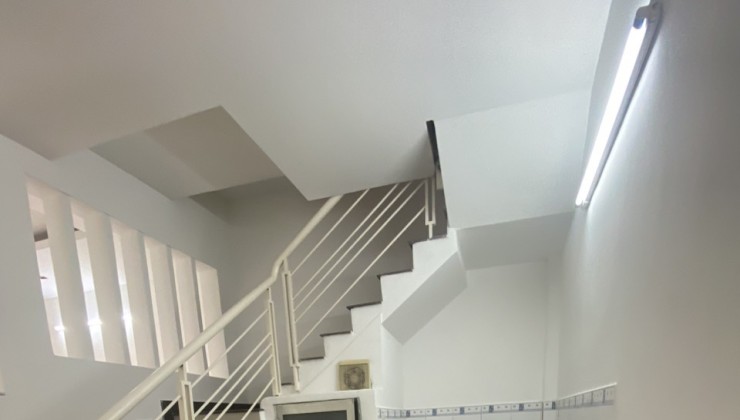 Bán nhà mặt tiền. Bình tân. giá chỉ 6.99 tỷ TL