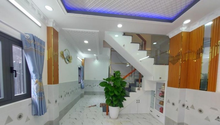 BÁN NHÀ HẺMXEHƠI Đ.HUỲNH TẤN PHÁT DT 50M2 3TẦNG TẶNG NỘI THẤT