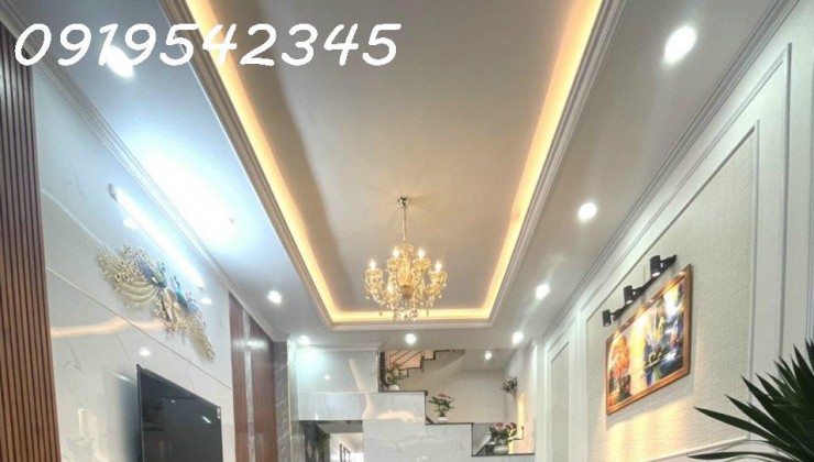 Nhà 4 tầng 4x17m, hẻm xe hơi đậu trong nhà Nguyễn Văn Khối, P.8, Gò Vấp