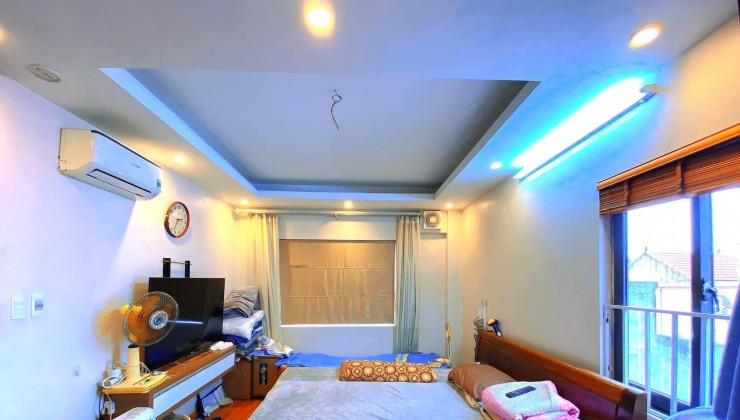 Tòa CHDV 100m2 x 8T, MT 5m. Cách P. Trịnh Công Sơn 10m. Giá 31,5 tỷ.