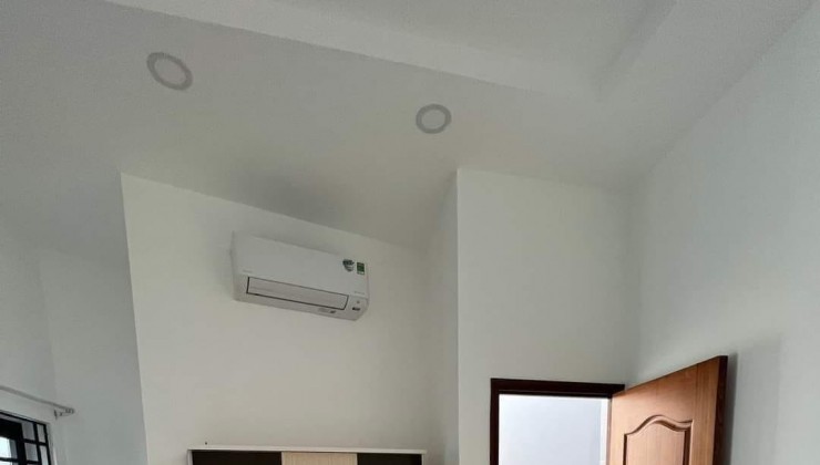 Thanh - Nhà Bán Hẻm 2m5 , Phan Xích Long 30m2 3 Tầng BTCT  , 2PN Giá 5  tỷ 790 (TL)