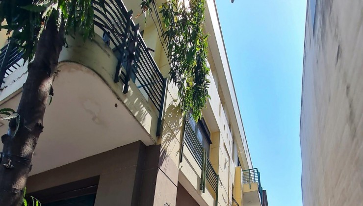 Mặt bằng đường Gò Cát, Quận 9 - DTSD 480m2 - giá thuê12tr/tháng, phù hợp làm quán ăn, quán cafe