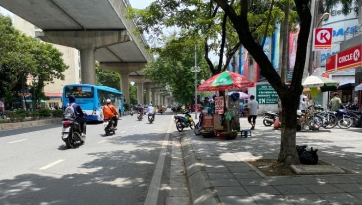 Bán tòa nhà Văn phòng mặt phố, vỉa hè đá bóng, Xuân Thủy, Cầu Giấy 103m 8 tầng 42 tỷ