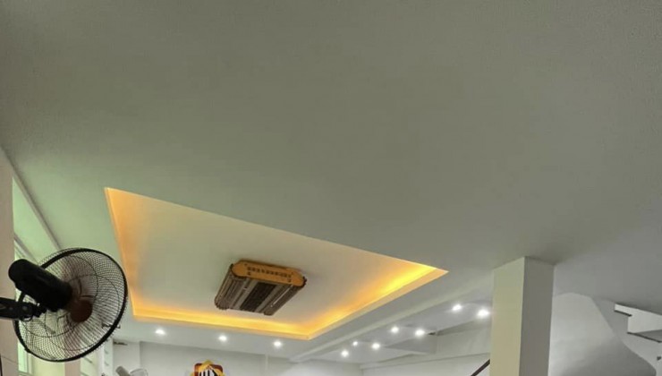 ĐỘC HIẾM- Nhà ngõ Ô tô Phố Đốc Ngữ 50m2/ 6Tầng/ MT 7m- 15.9 Tỷ, Ngõ thông, KD