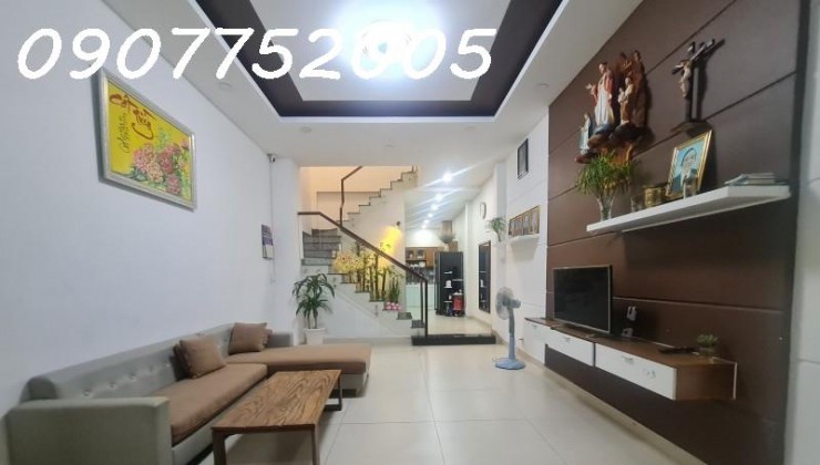 NHÀ ĐẸP Ở NGAY - GẤP BÁN - 65M2 CHỈ HƠN 5 TỶ