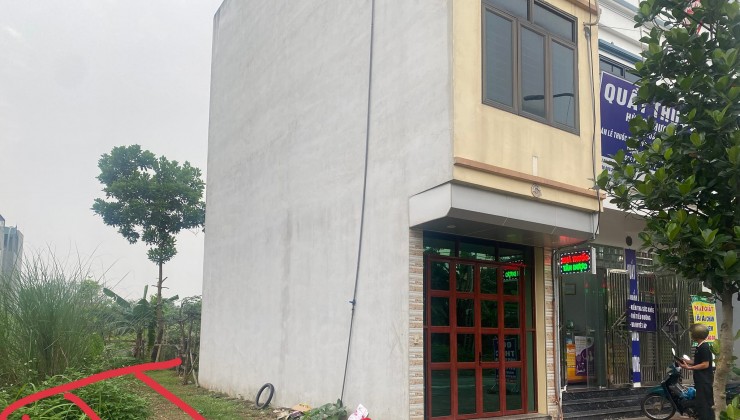 CC bán lô đất Đồng Tía, Chúc Sơn, 30m2, 2.x tỷ, tk1, nằm ở vị trí đắc địa, vỉa hè 5m và đường rộng mênh mông, Kd bất chấp.