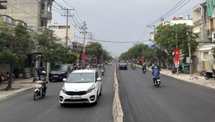 Hẻm xe tải, Huỳnh Tấn Phát - Quận 7