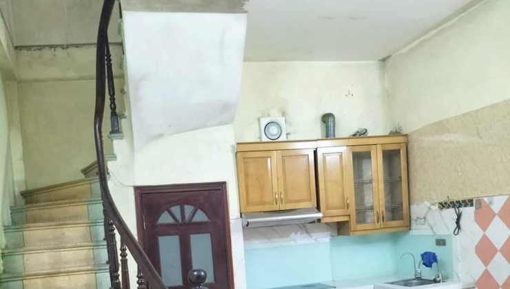 Nhà Láng Hạ - Giao Ba Đình - Đống Đa :DT 26m - 4 Tầng - MT 4m - G.i.á Nhỉnh 3 Tỷ